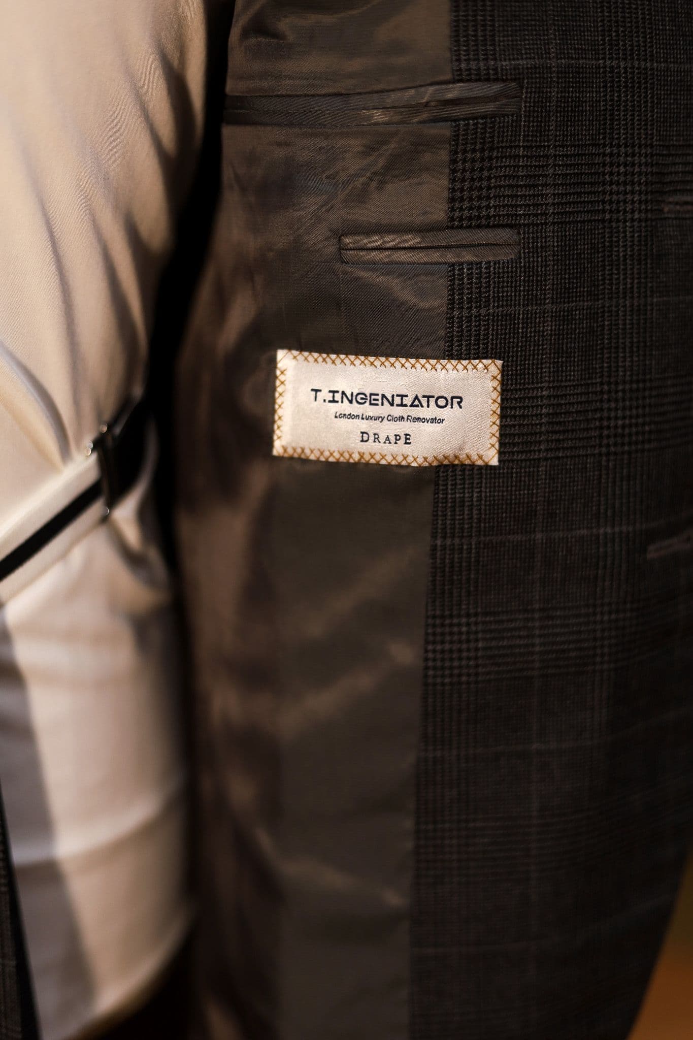 tingeniator-drape-dark-grey-pow-suit