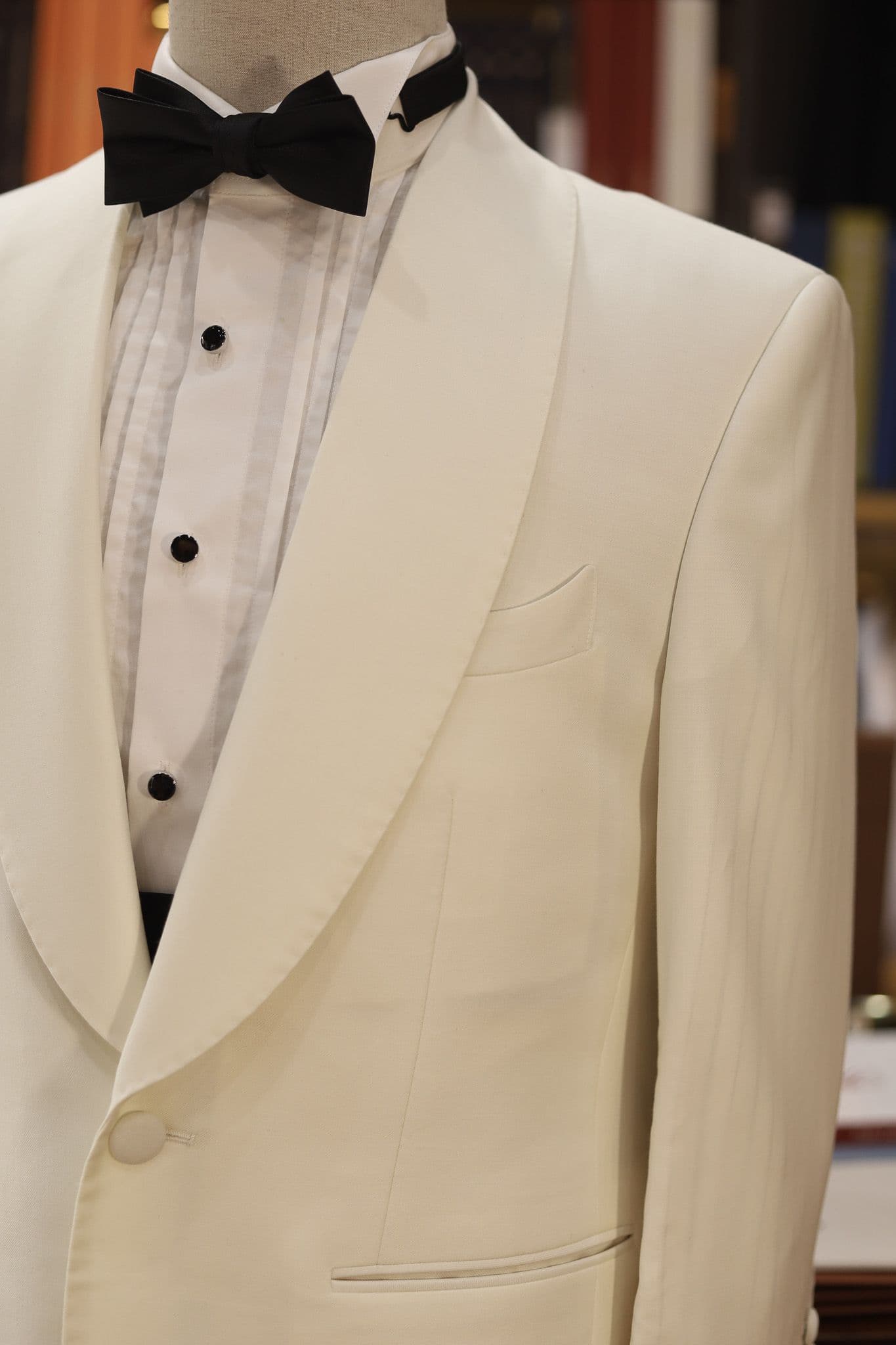 nobility-wool-white-tuxedo-shawl-lapel