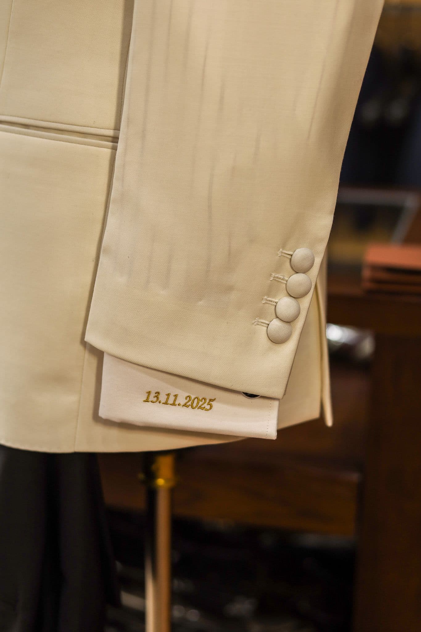 nobility-wool-white-tuxedo-shawl-lapel