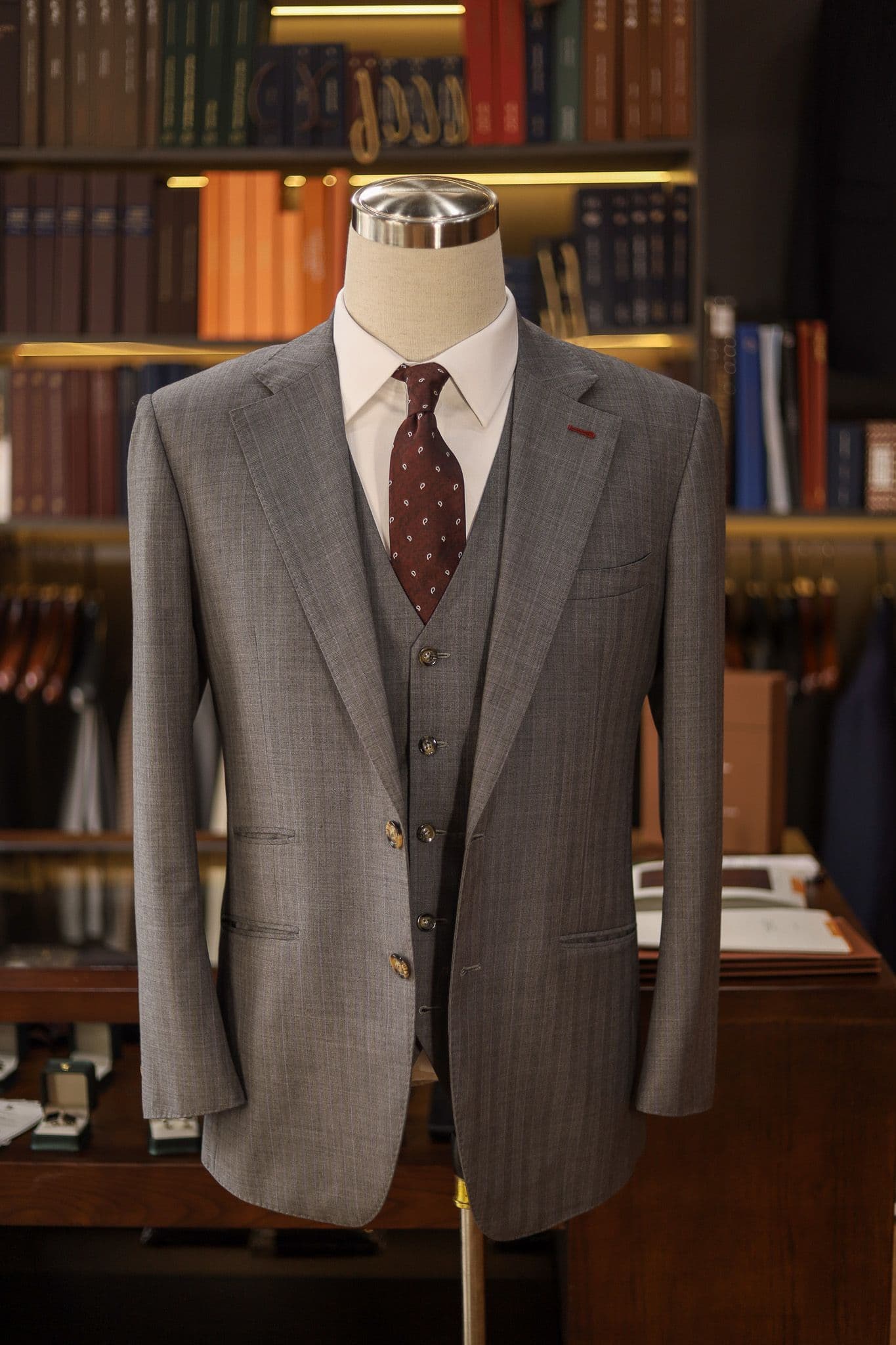 drago-herringbone-grey-three-pieces-suit