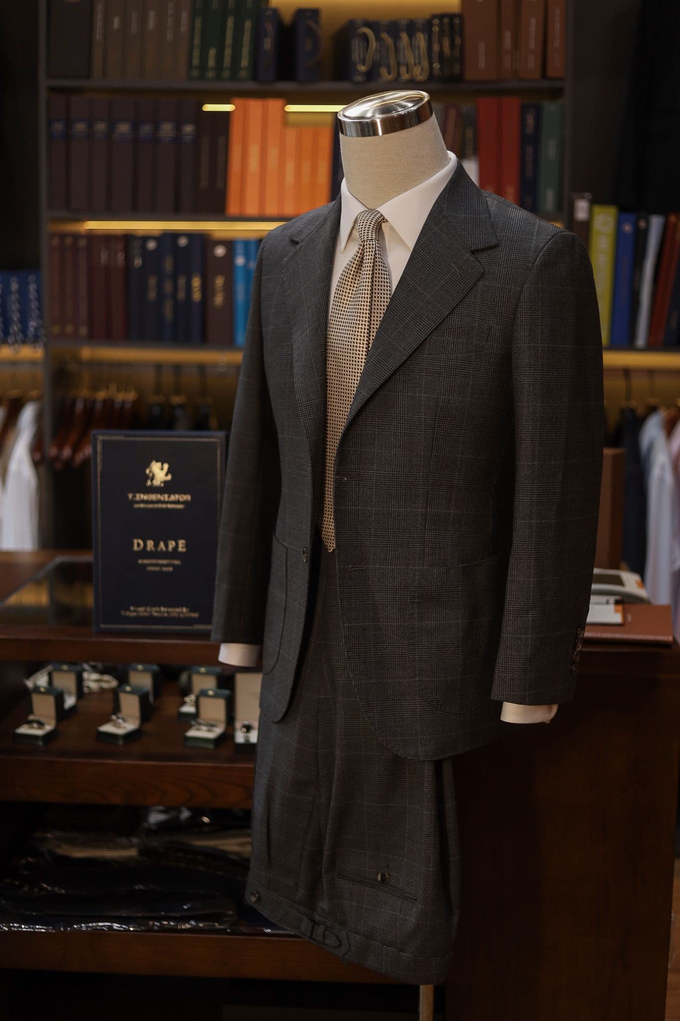 Tingeniator Drape Dark Grey POW Suit