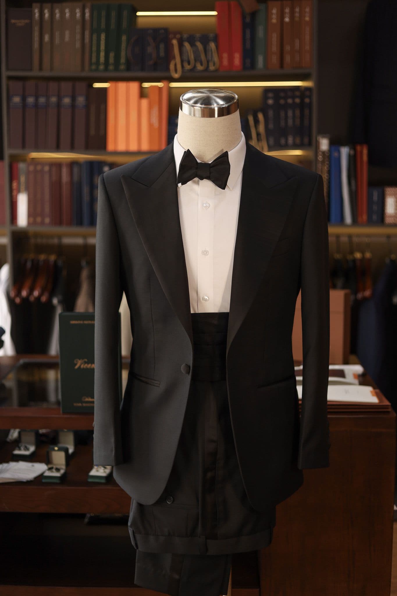 Vicenza Black Tuxedo Suit